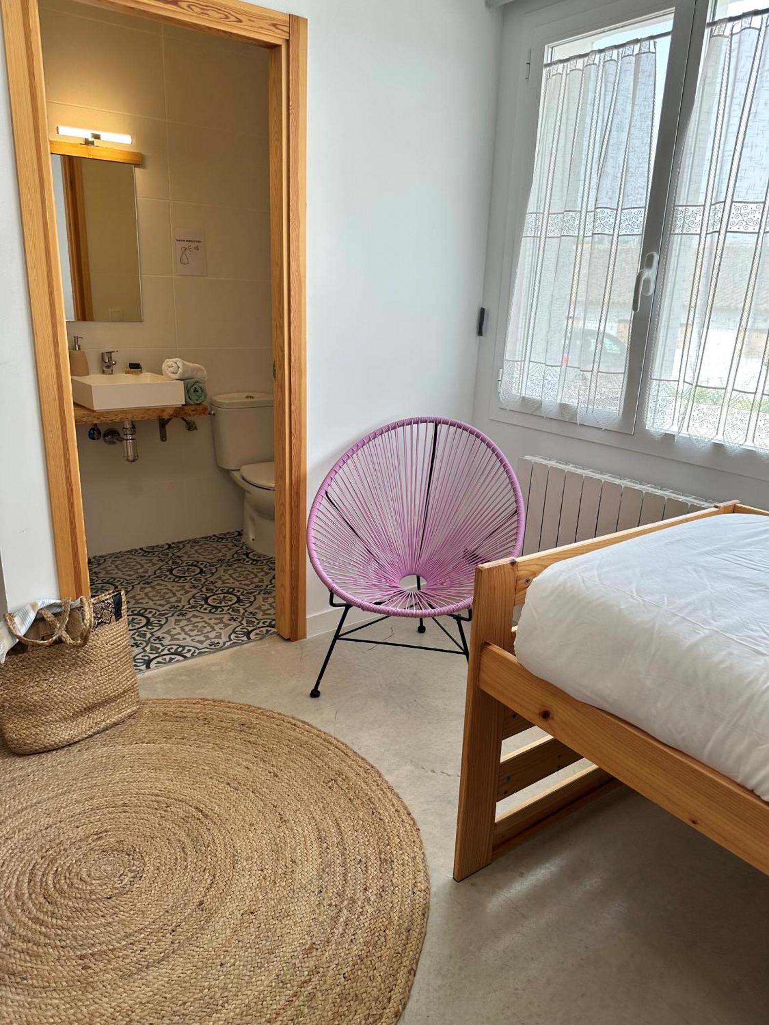 Entheos Hostel Lerin Exterior photo
